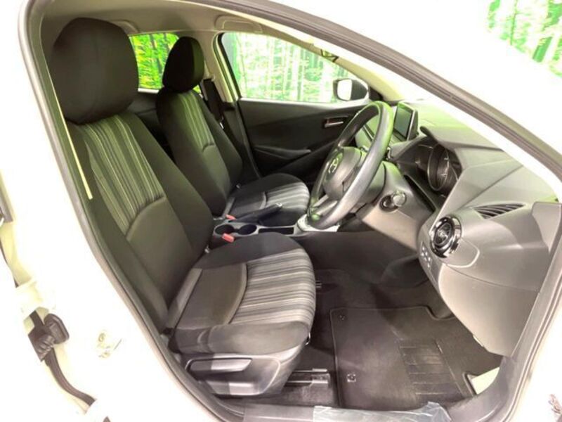 MAZDA2