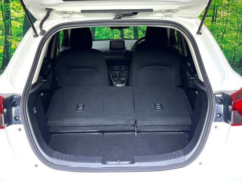 MAZDA2