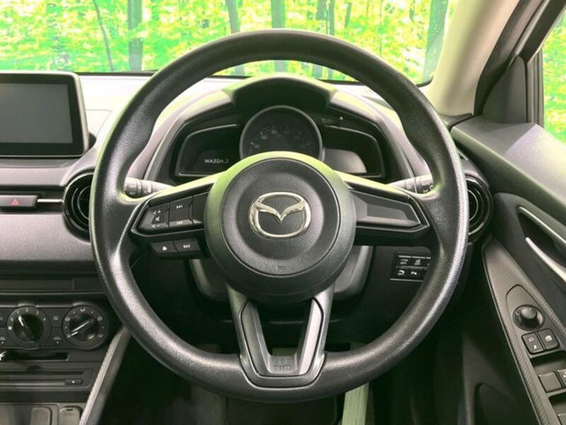 MAZDA2