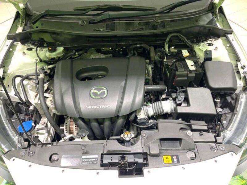 MAZDA2