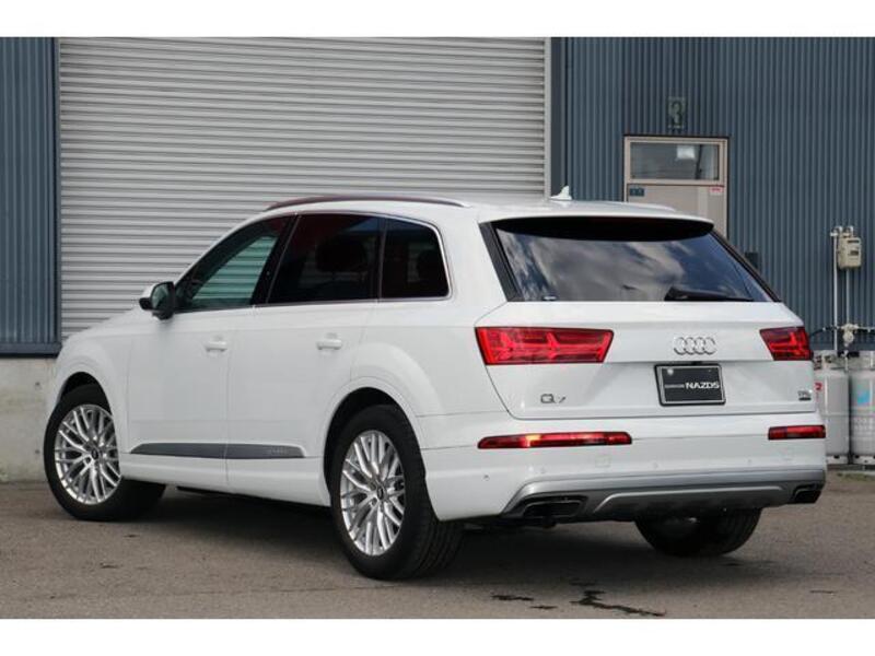 Q7