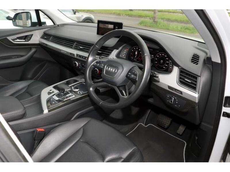 Q7