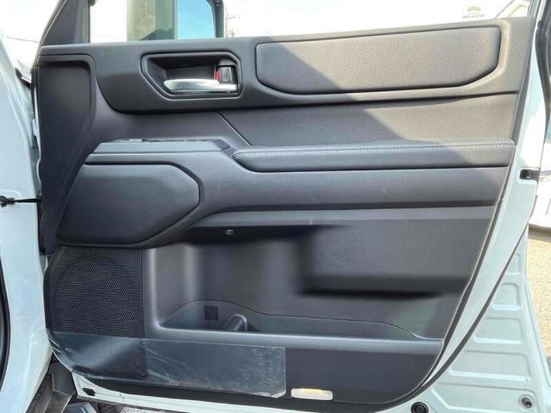 LAND CRUISER 250