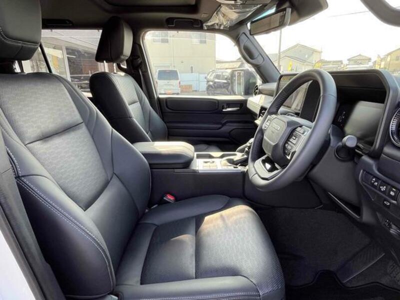 LAND CRUISER 250