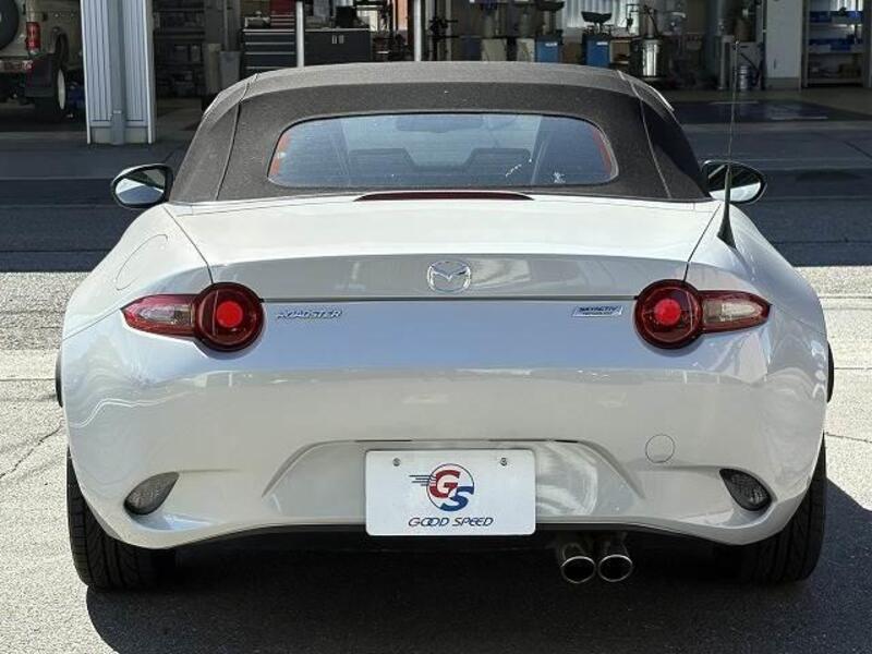 ROADSTER
