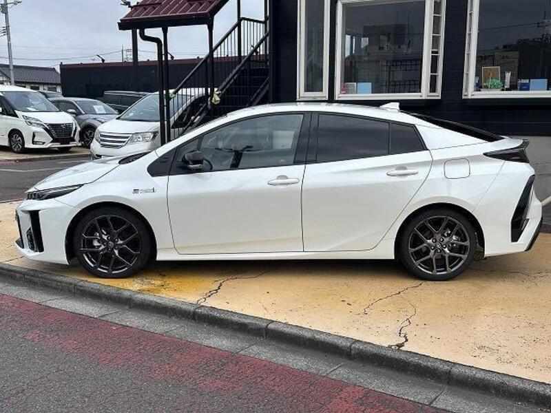 PRIUS PHV