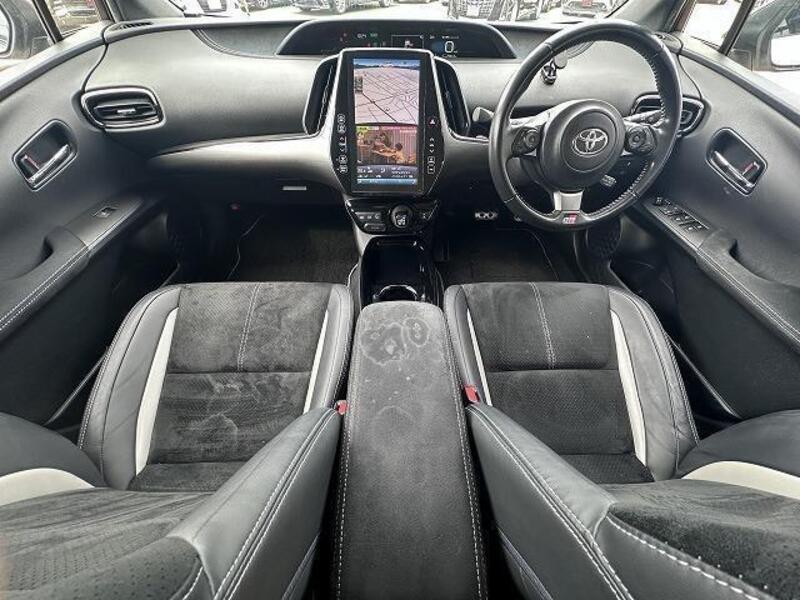 PRIUS PHV
