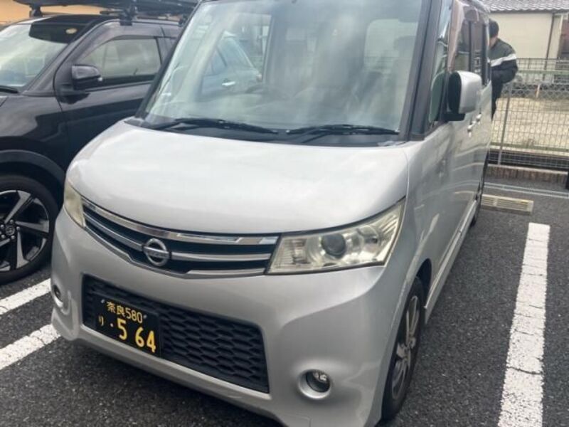 NISSAN ROOX