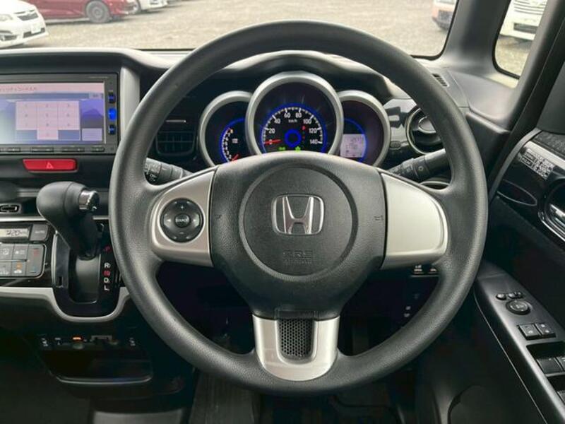 N BOX CUSTOM
