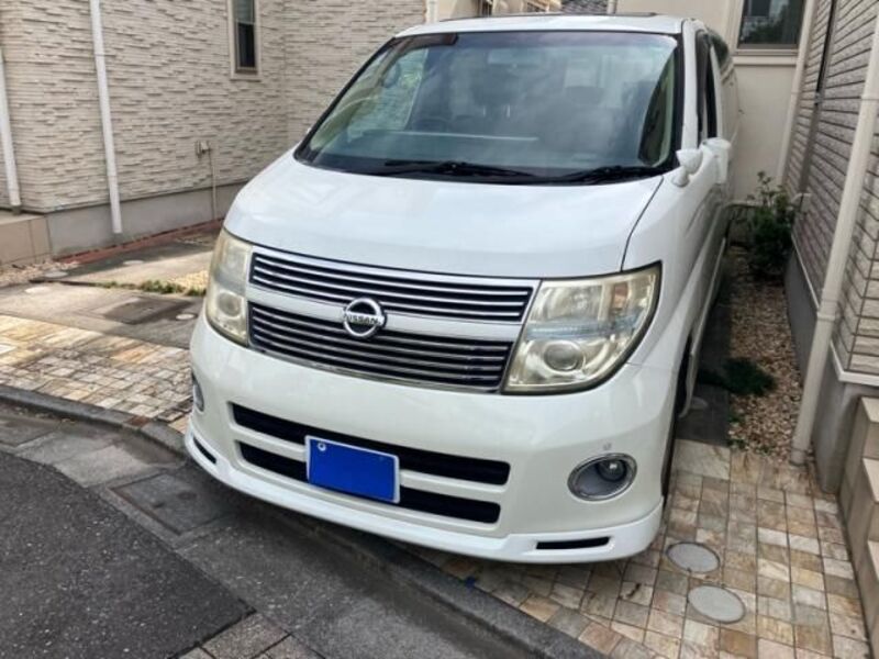 NISSAN ELGRAND