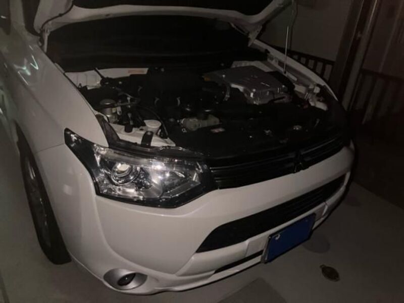 MITSUBISHI OUTLANDER PHEV
