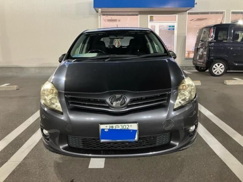 TOYOTA AURIS