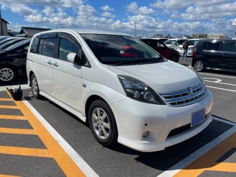 TOYOTA ISIS