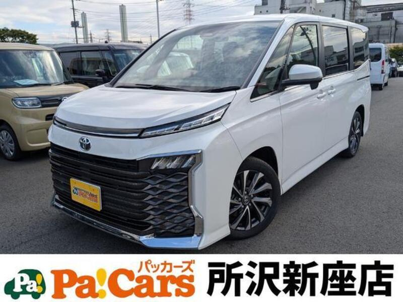 TOYOTA VOXY