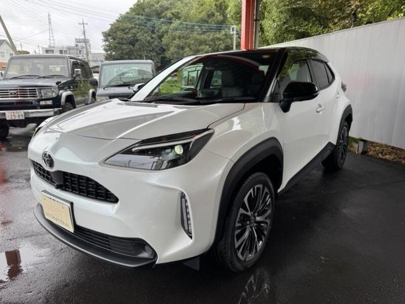 YARIS CROSS