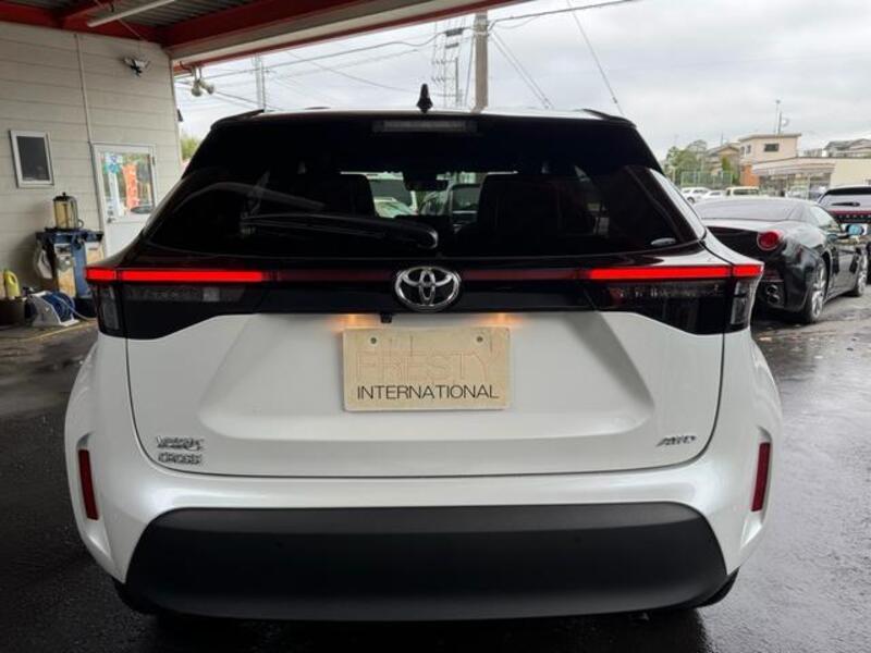 YARIS CROSS