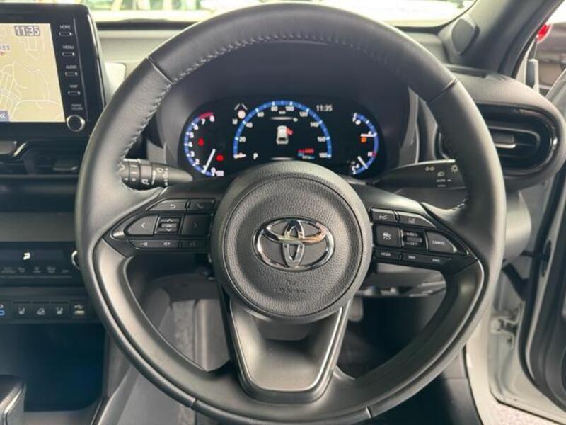 YARIS CROSS