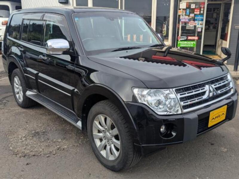MITSUBISHI PAJERO