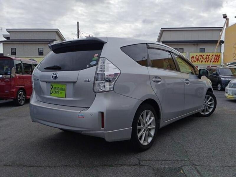 PRIUS ALPHA