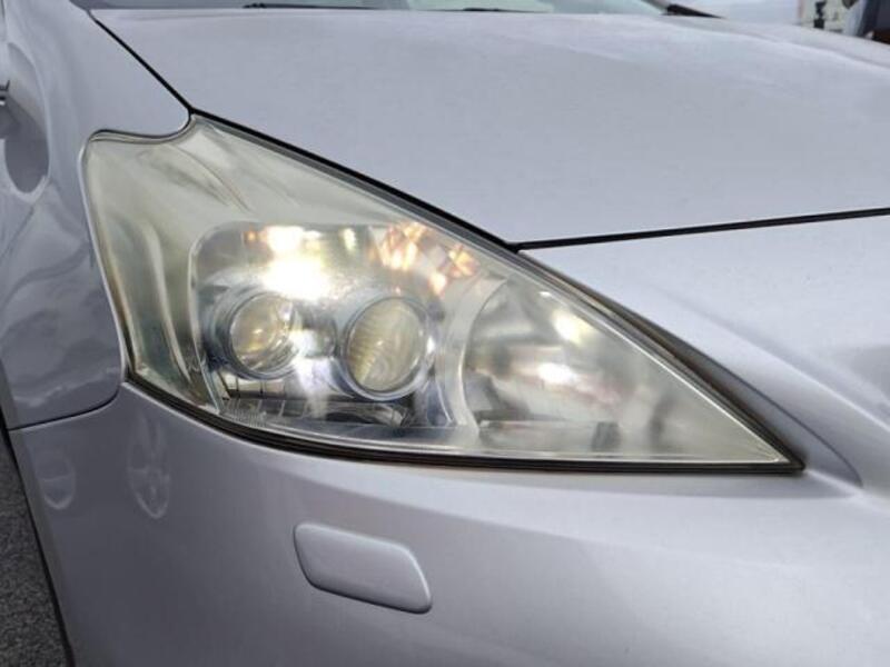 PRIUS ALPHA