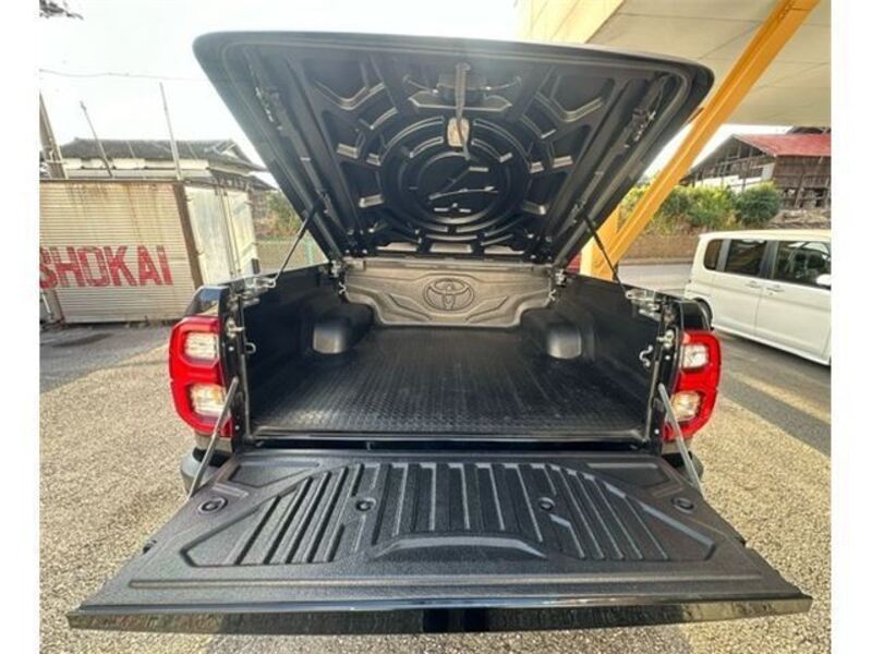 HILUX