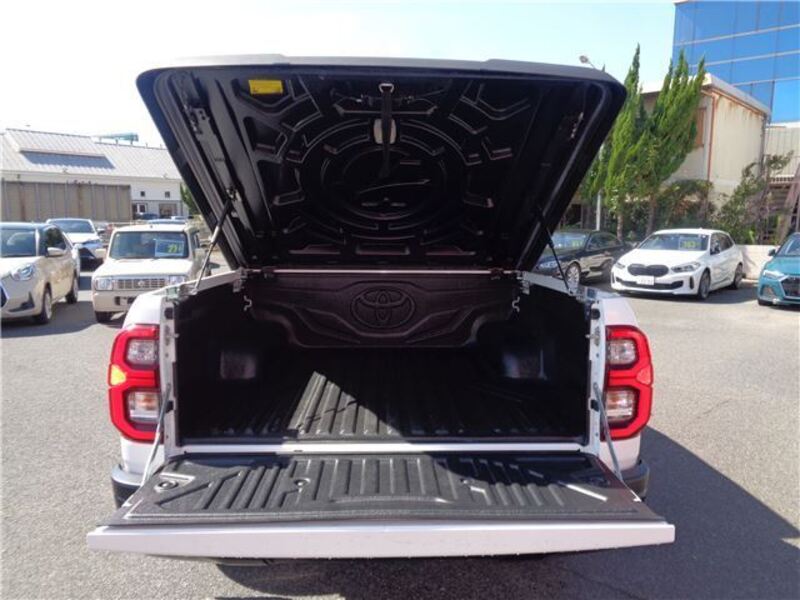 HILUX