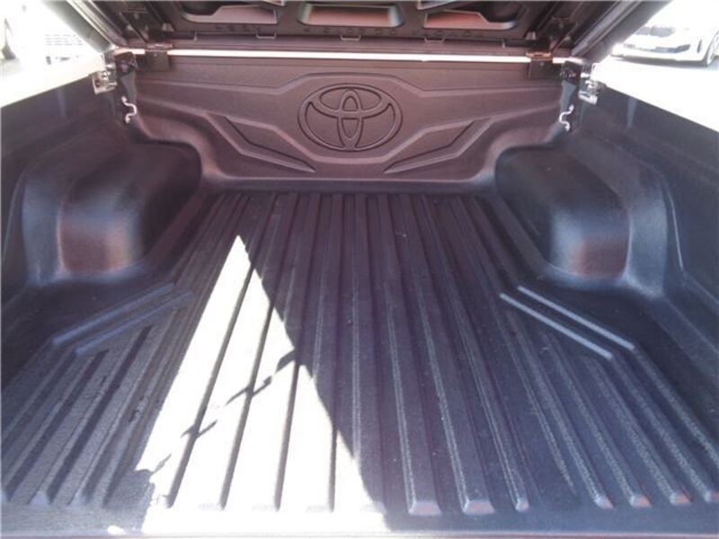 HILUX