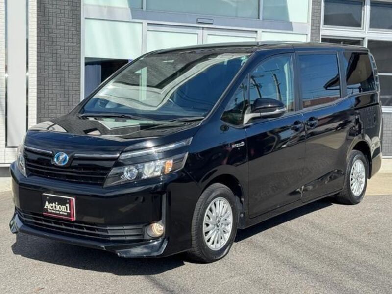 TOYOTA VOXY