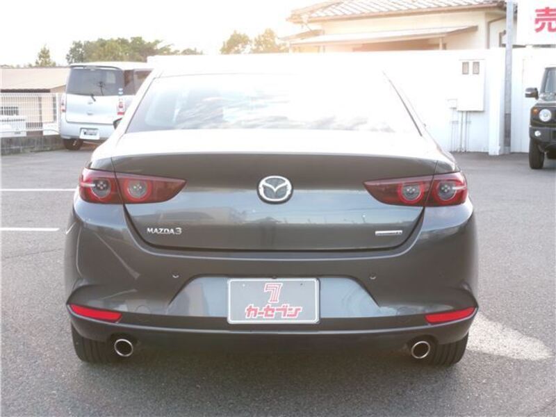 MAZDA3