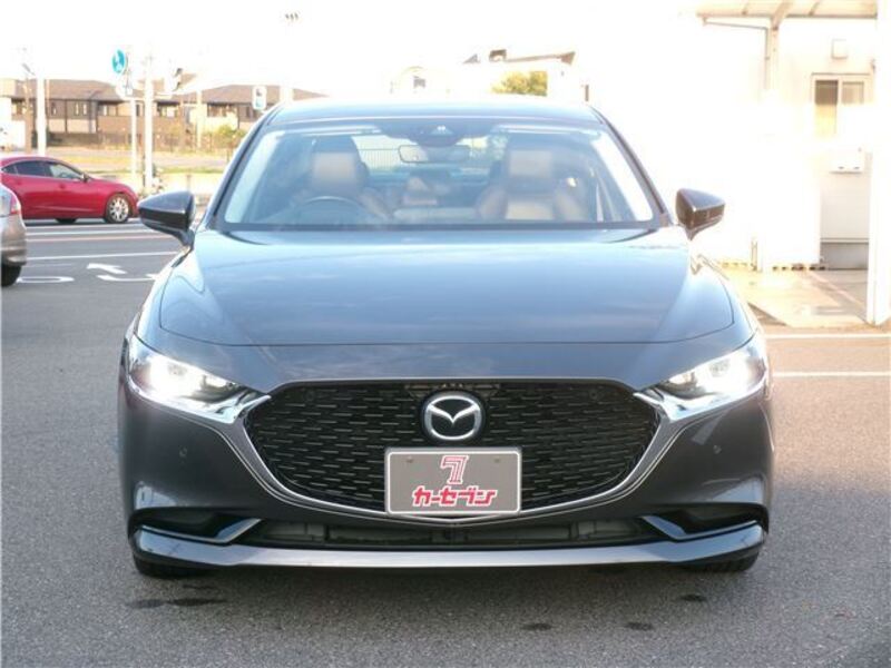 MAZDA3
