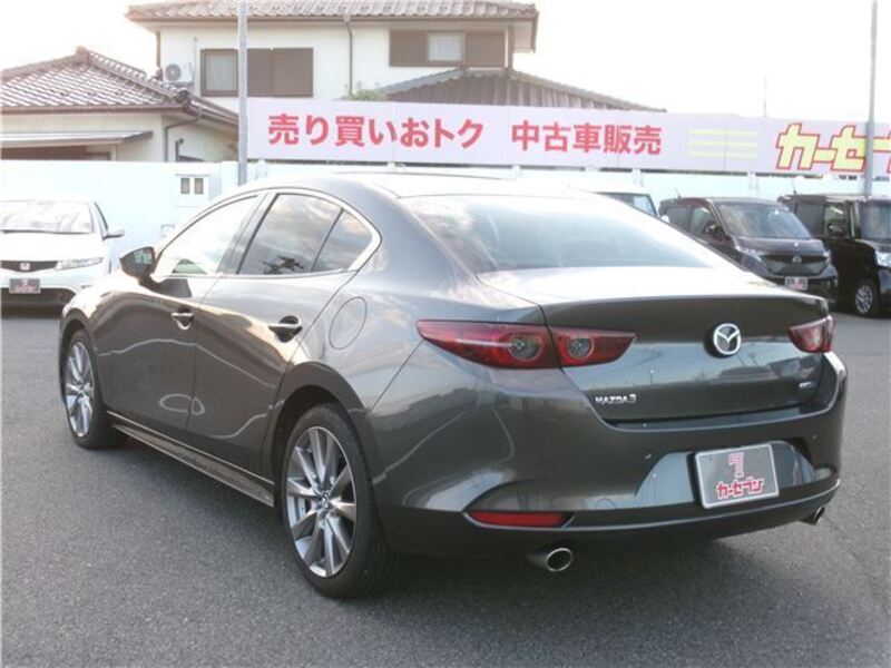 MAZDA3