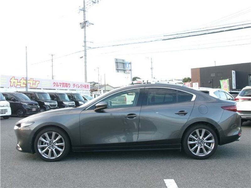 MAZDA3