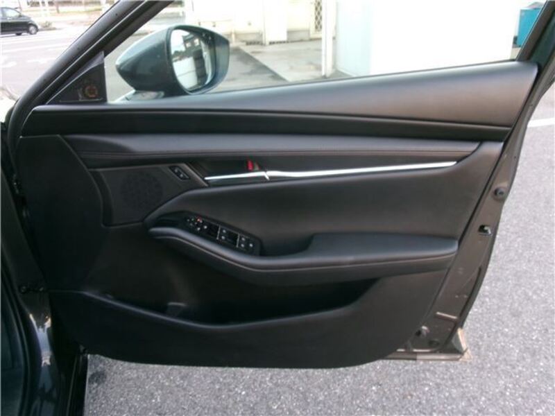 MAZDA3