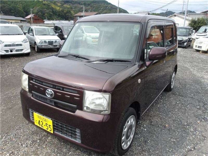 TOYOTA PIXIS SPACE