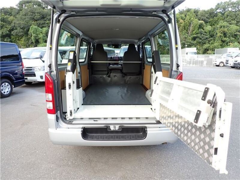 HIACE VAN