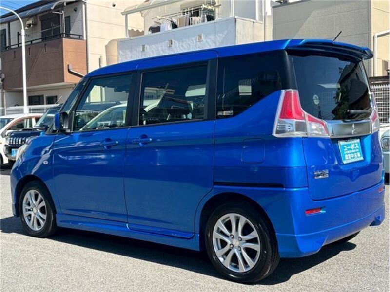 DELICA D2