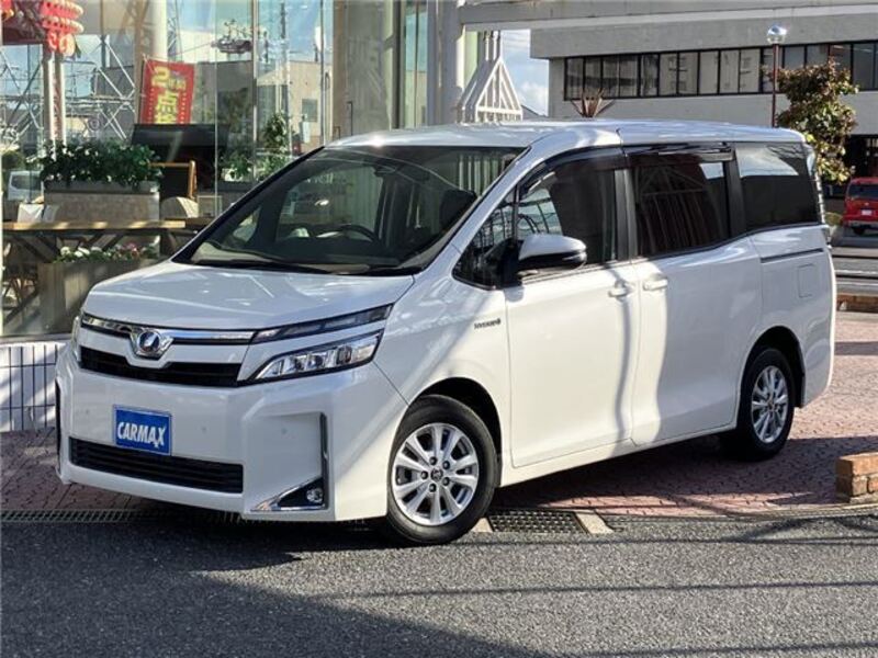 TOYOTA VOXY