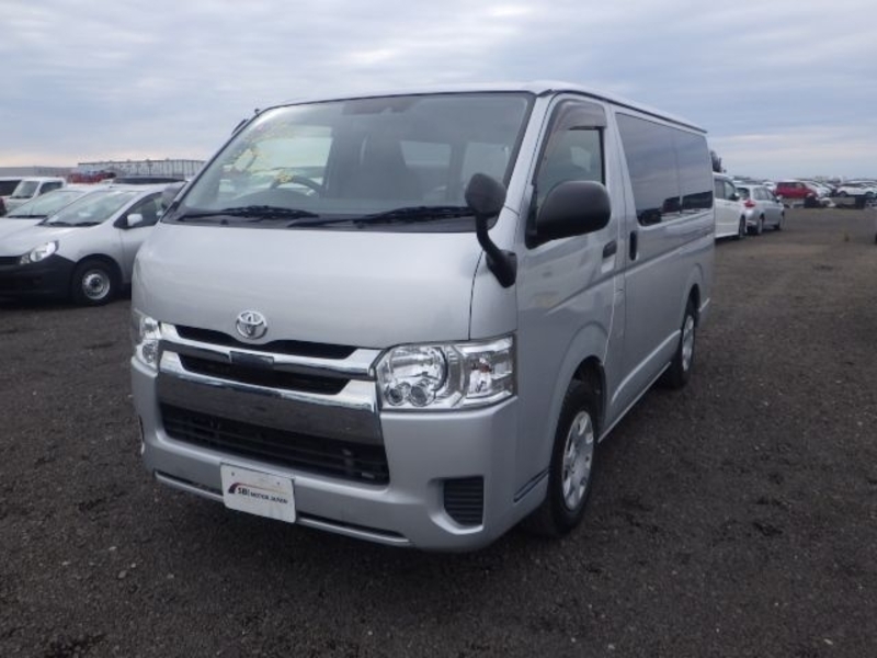 TOYOTA Regiusace Van