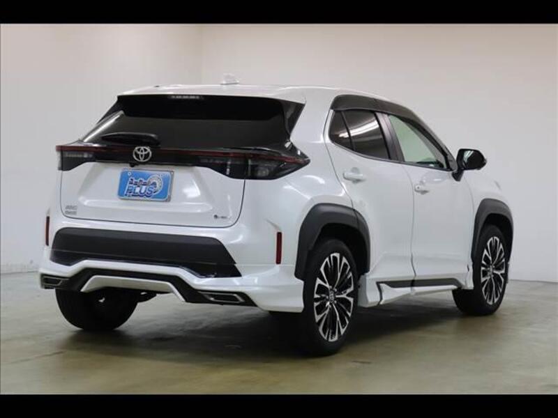 YARIS CROSS