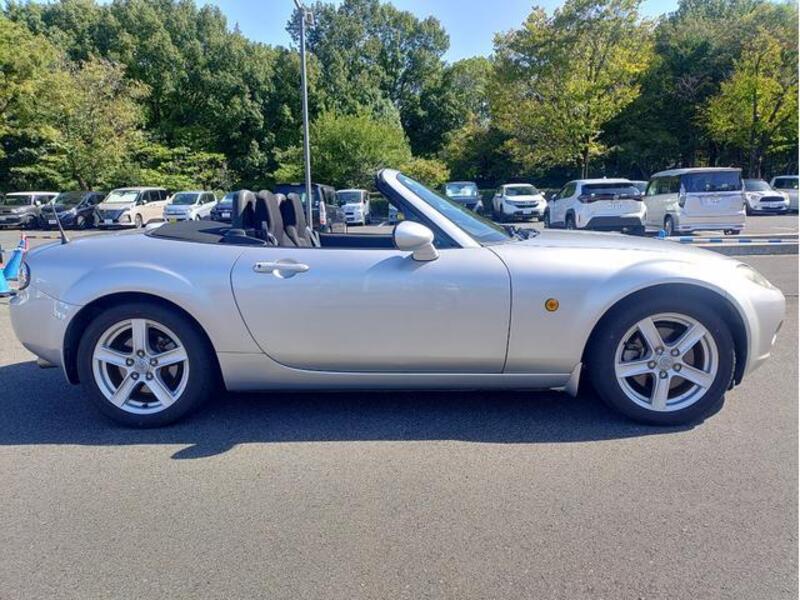 ROADSTER