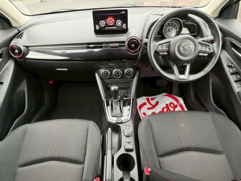 MAZDA2
