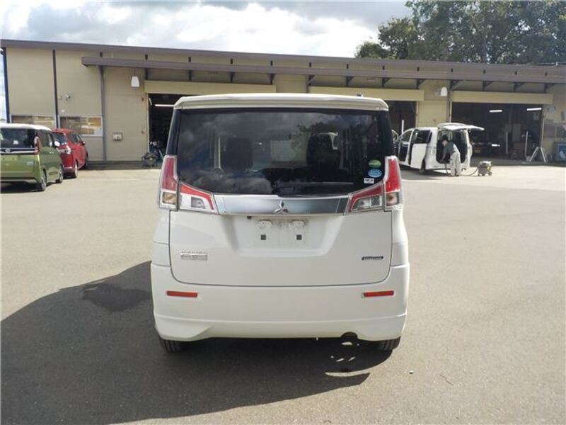DELICA D2