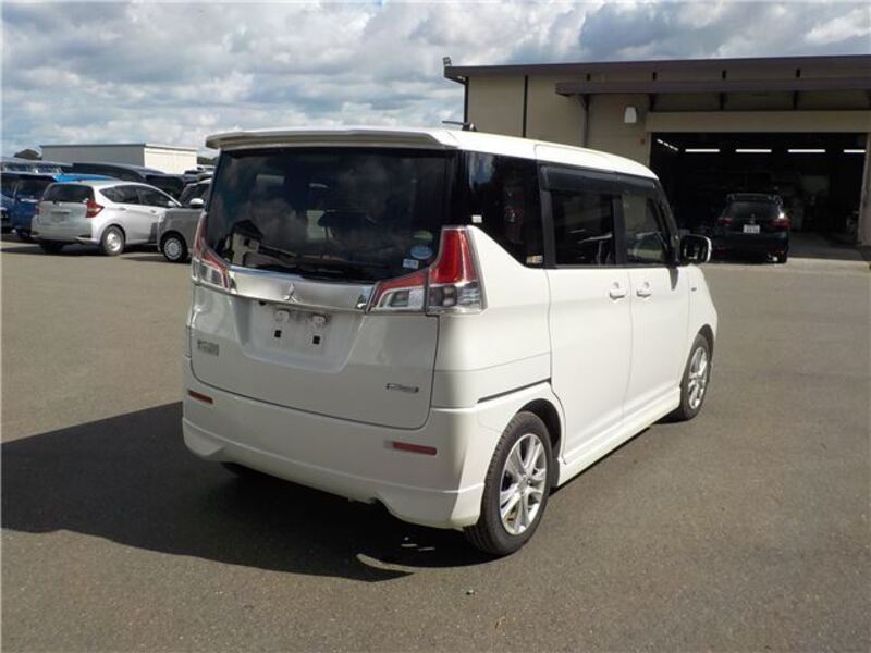 DELICA D2