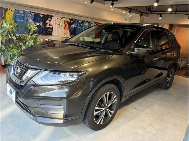 X-TRAIL
