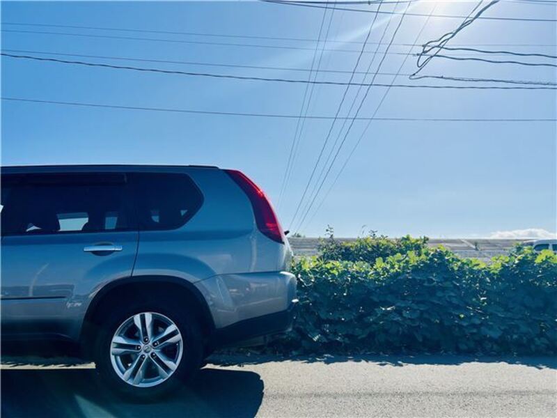 X-TRAIL