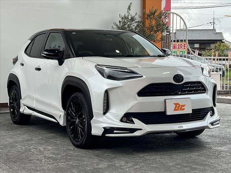 YARIS CROSS