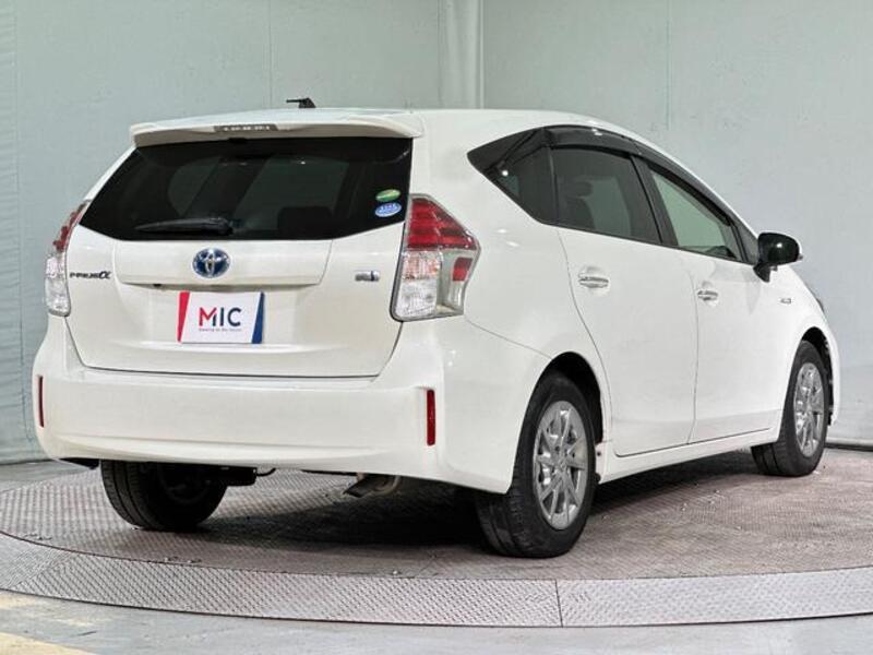 PRIUS ALPHA