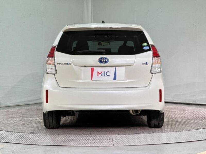 PRIUS ALPHA