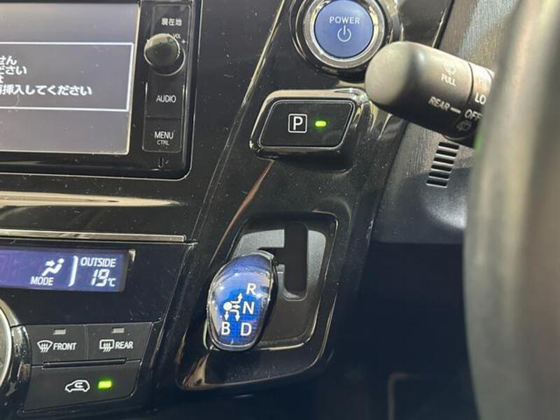 PRIUS ALPHA