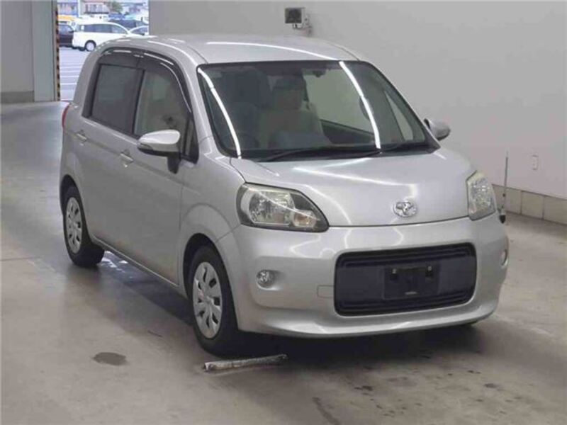 TOYOTA PORTE